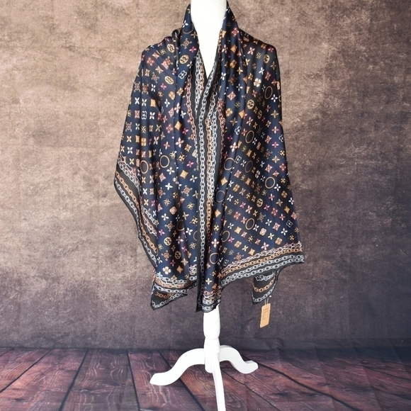 Miss Ezra - Women Long Scarf available in 3 colors - Picture 4 of 5